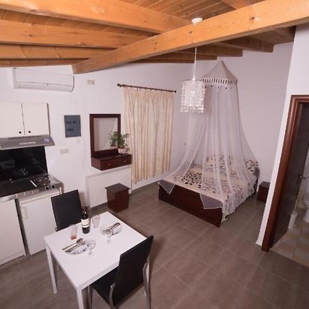 Bodikos Apartments Pitsidia Luaran gambar