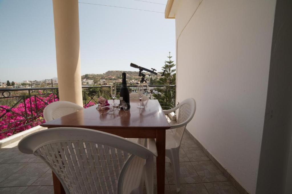Bodikos Apartments Pitsidia Luaran gambar